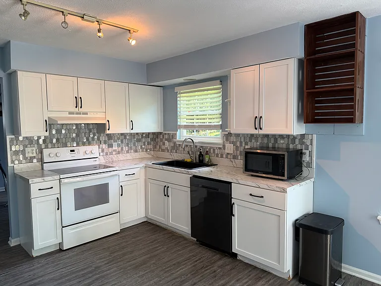 11131 Bayridge Cir W — Photo 11