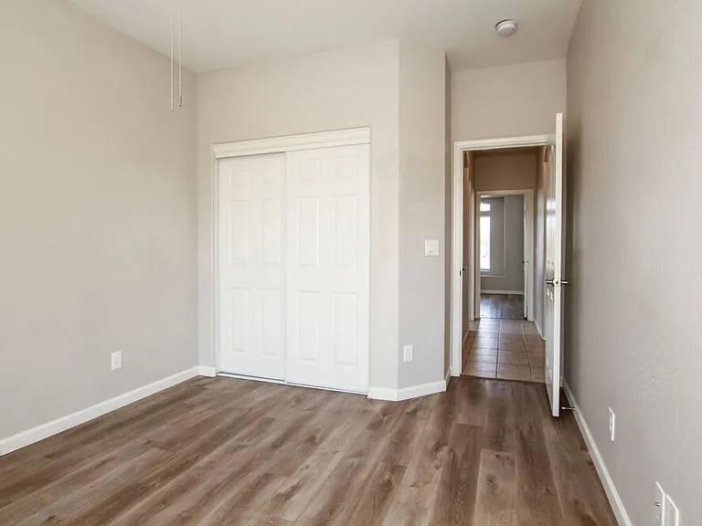 1211 E Winter Dr — Photo 12