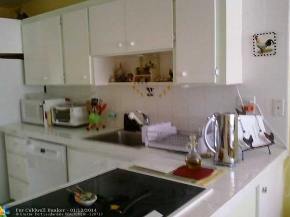 5th image of 952 Mockingbird Ln APT 605B