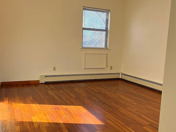 4th image of 712 College Pl Floor 2