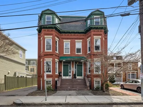 262 Sidney St #3, Cambridge, MA 02139
