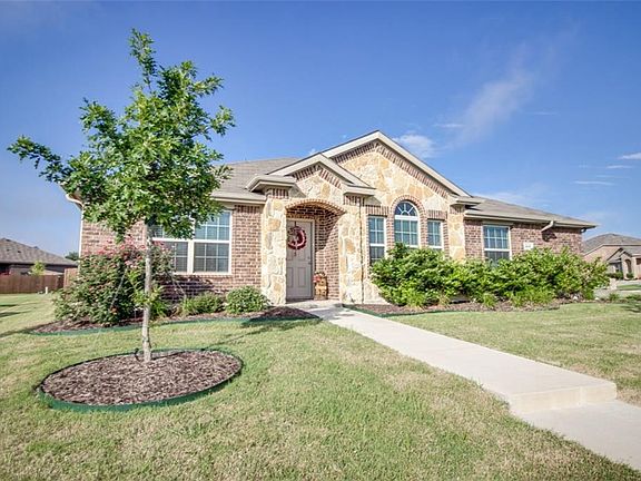 3rd image of 221 Collin Ct