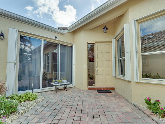 5th image of 4766 Carlton Golf Dr