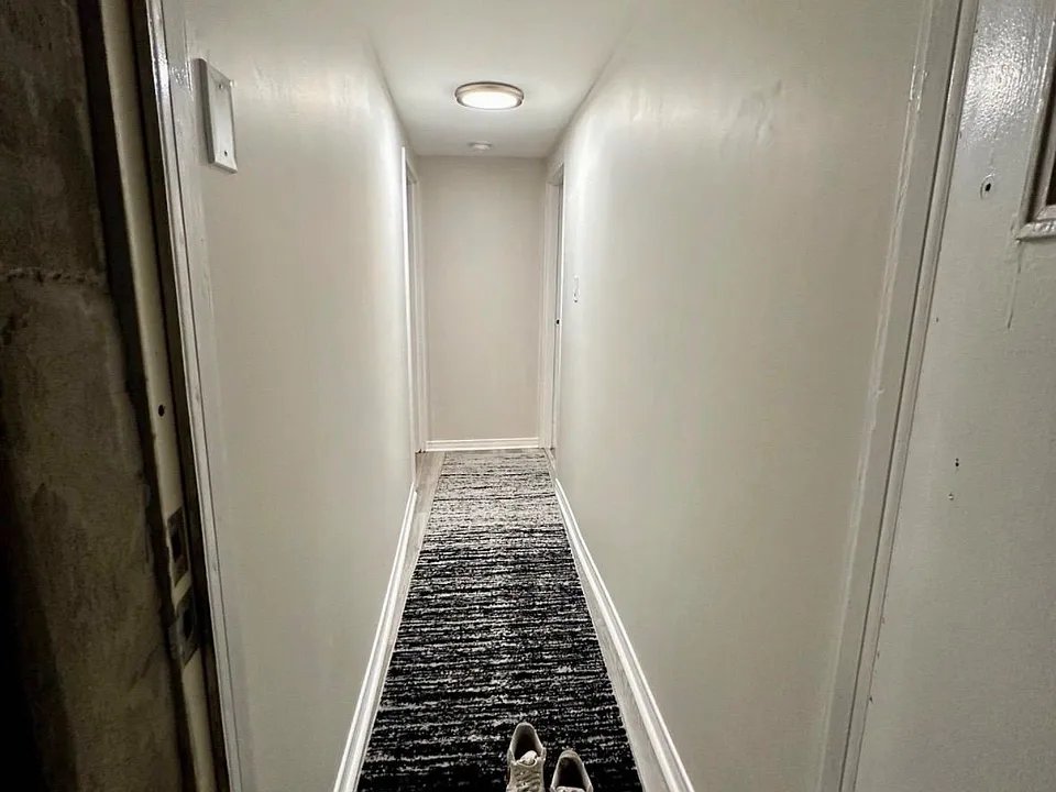13 Sorauren Ave #BASEMENT