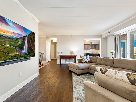 4th image of 5550 W 115th St #304