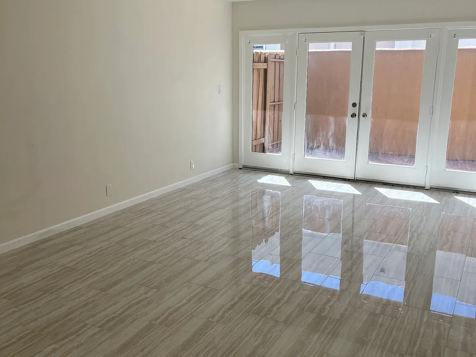 2 bed, 1050 sqft, $2,450 — Photo 4