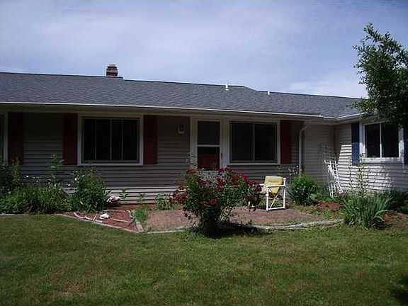 2nd image of 2076 Bear Creek Dr