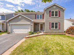 703 Avondale Ln, Aurora, IL 60504