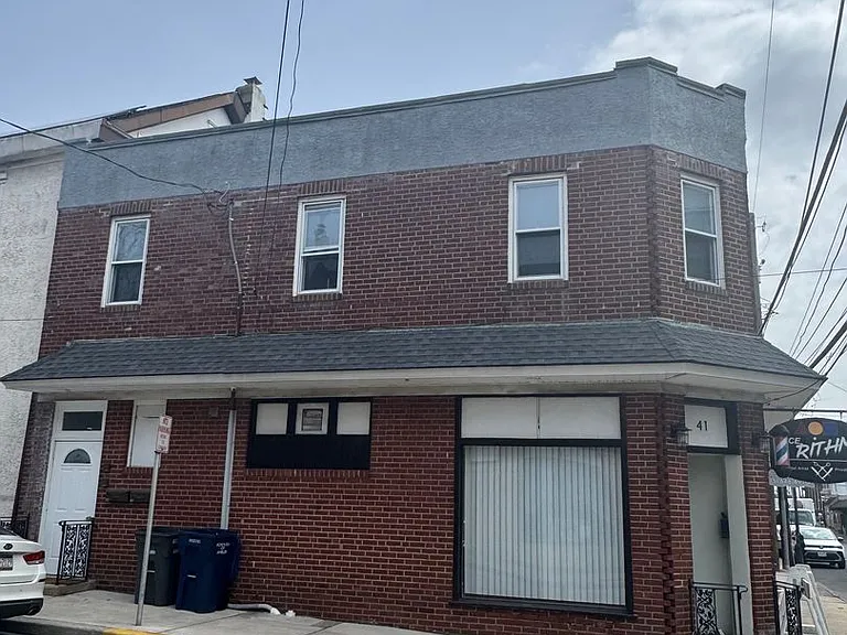 2 Walnut Street — Photo 16