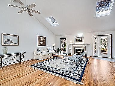 4th image of 12 Lyme Ln