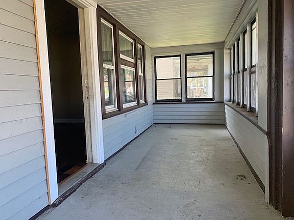 2nd image of 1041 N Belleview Pl