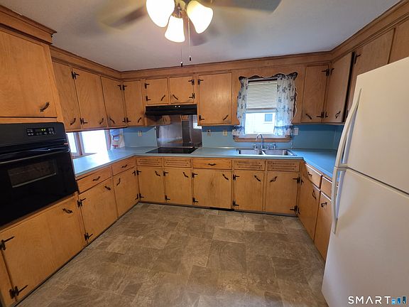 3rd image of 28 Daggett Street