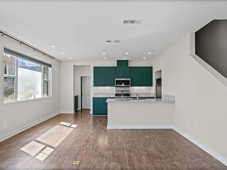 438 S Cleveland St S #108 — Photo 28