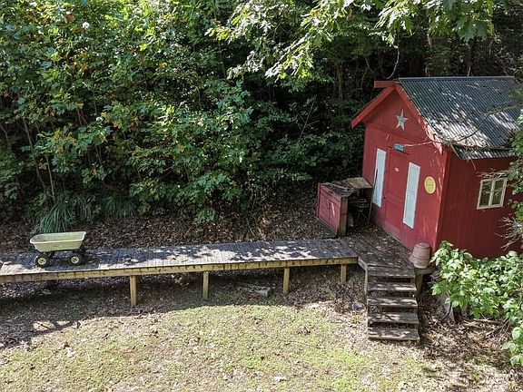 3rd image of 589 Bark Camp Branch Rd