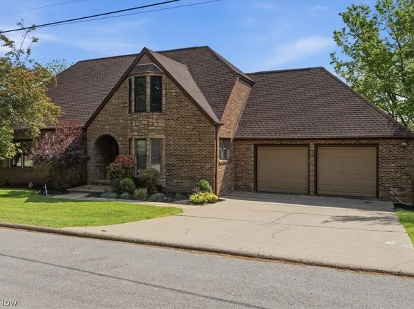 75 Oakridge Dr, Parkersburg, WV 26104