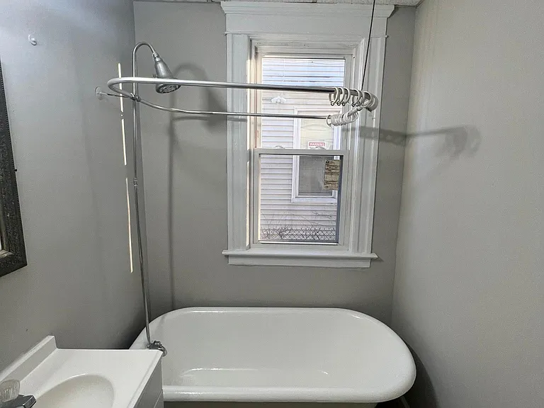 49 Maltby St #1 — Photo 6