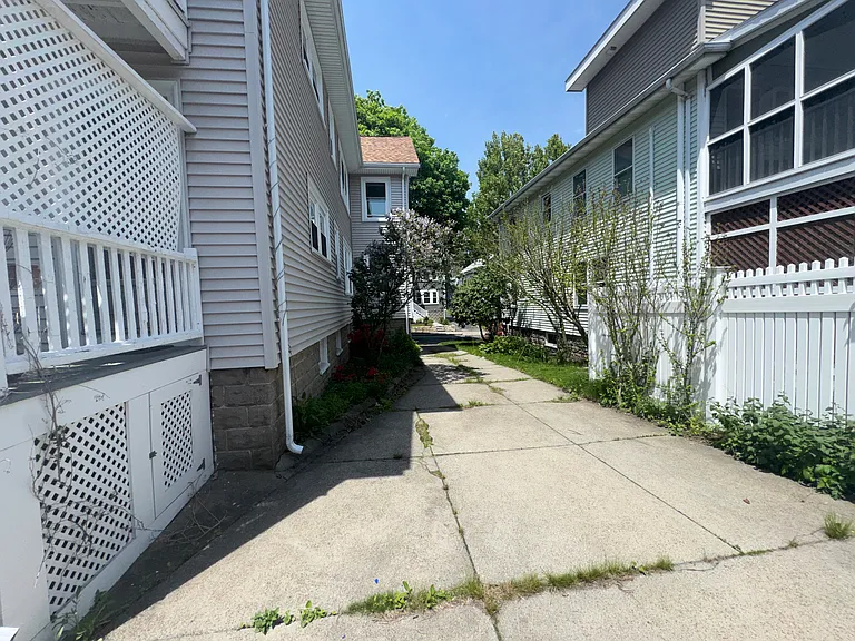 62 Newport St — Photo 35