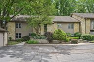 Griggsview Ct-0706-002.jpg