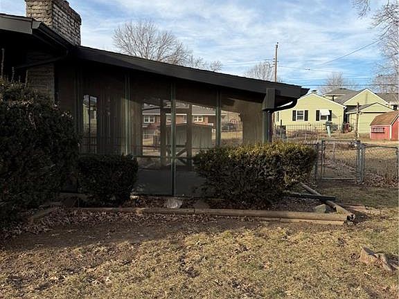 4th image of 2527 S Queen Ridge Dr