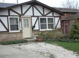 513 Catalpa Dr, Round Lake, IL