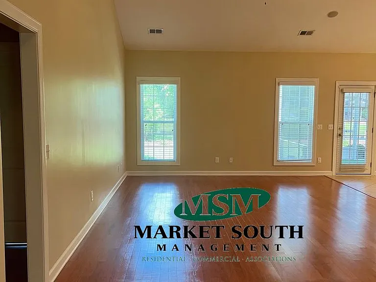 216 Claremont Way — Photo 15