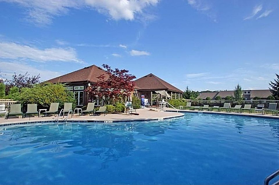 1st image of 67 Perkins Dr