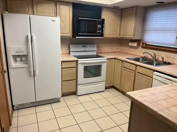 1814 N Lakeman Dr, Bellbrook, OH 45305