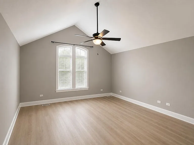 457 Vaughn Cir — Photo 6