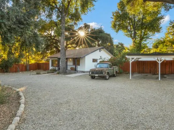 385 Burnham Rd, Oak View, CA 93022