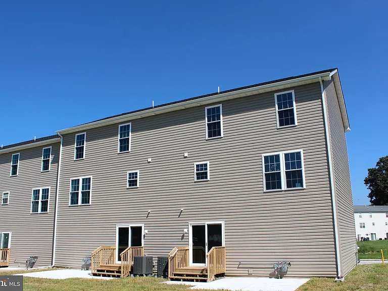 82 Filbert Dr — Photo 3