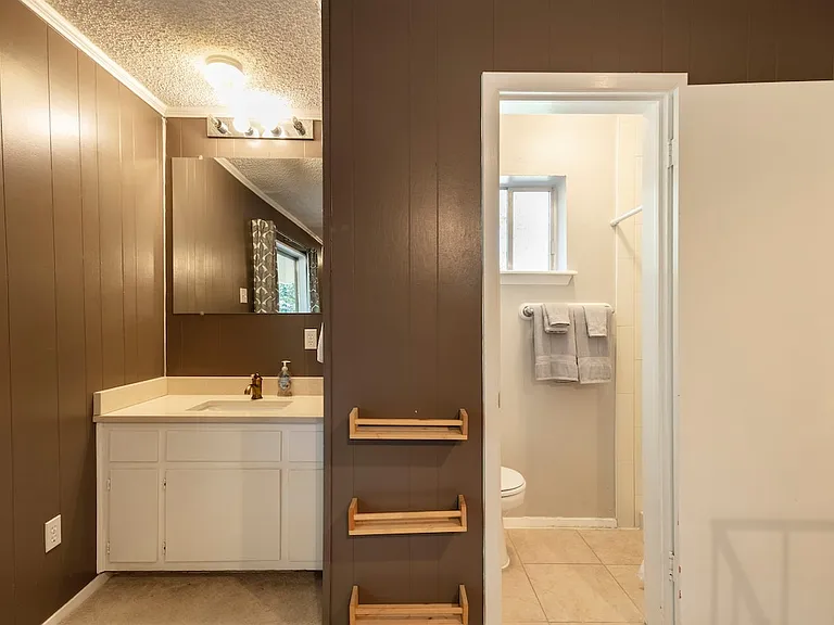 1711 Deerfield Dr — Photo 10