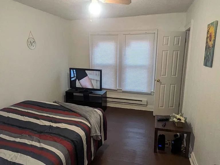 1888 Marloes Ave #1 — Photo 9