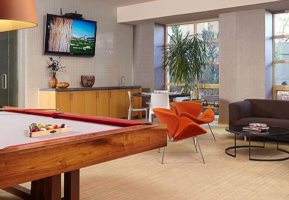 5th image of 4134 Crescent St APT 12H