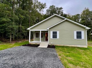 889 Albrough Blvd, Colonial Beach, VA 22443