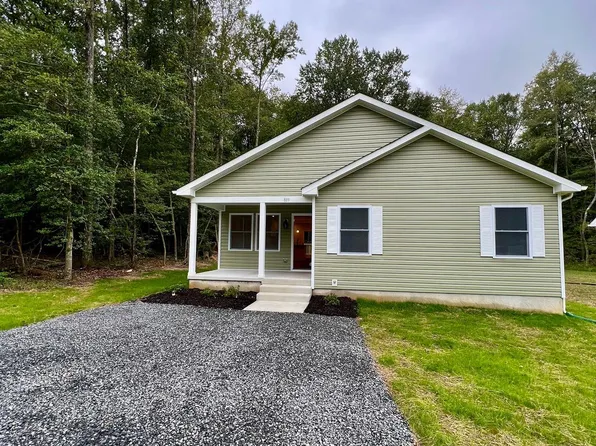 889 Albrough Blvd, Colonial Beach, VA 22443