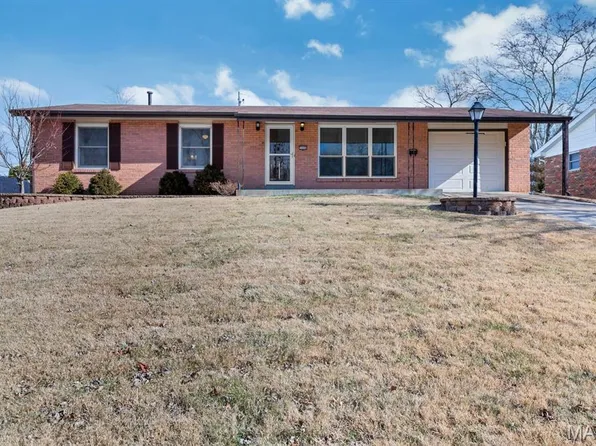 2948 Homewood Ave, Saint Charles, MO 63301