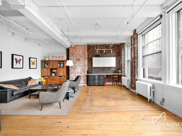 118 East 25th Street image 3 of 10