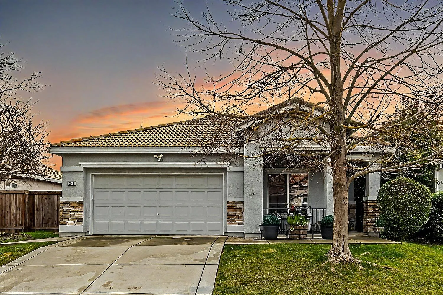 381 Rick Heinrich Cir photo 1