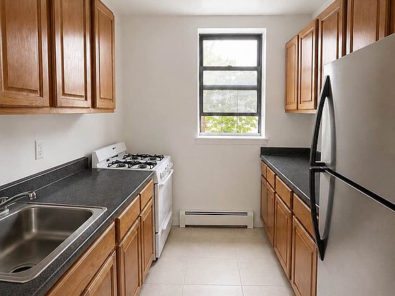 2nd image of 1230 Sheridan Ave #3E