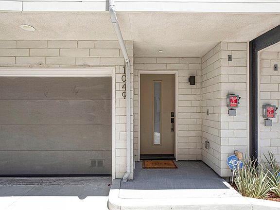 3rd image of 1049 N Joels Pl