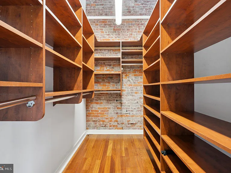 105 S 12th St #500 — Photo 21