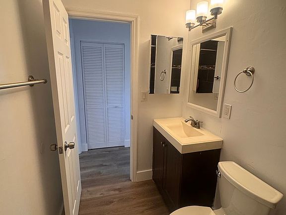 5th image of 801 W Tiffany Dr APT 1