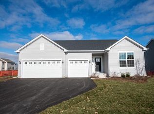 586 Coach Rd, Yorkville, IL 60560