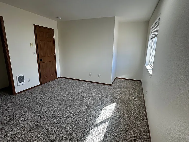 3113 NE Flintlock Pl — Photo 17