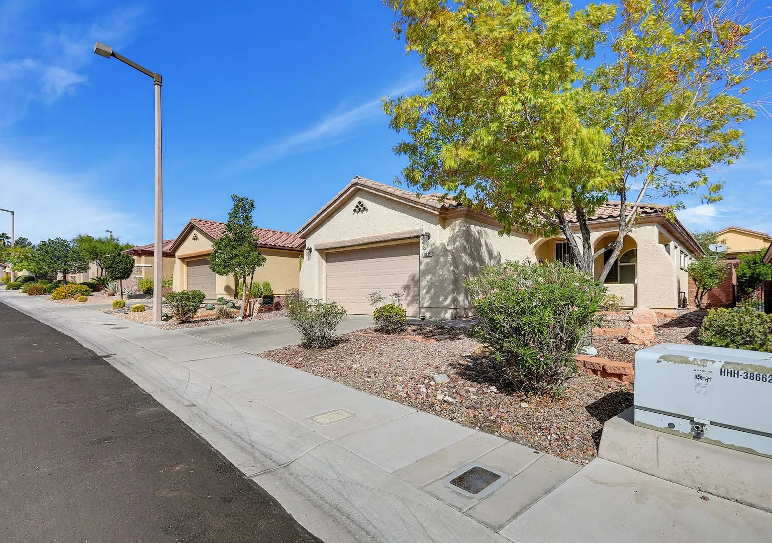 Summerlin Vistas One Story Beauty — Photo 2