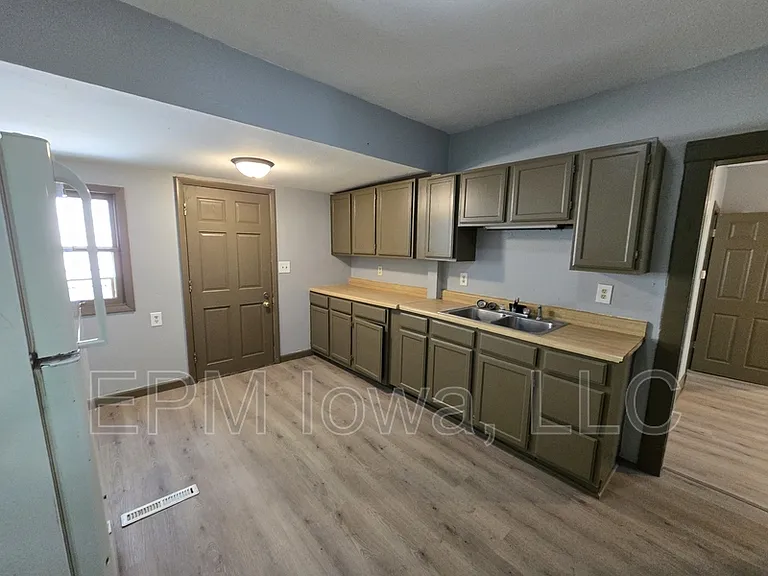 519 Adams St — Photo 18