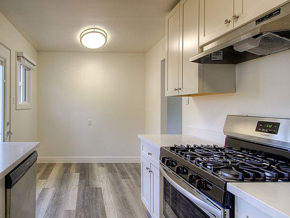 3rd image of 303 Farmers Ln APT 2