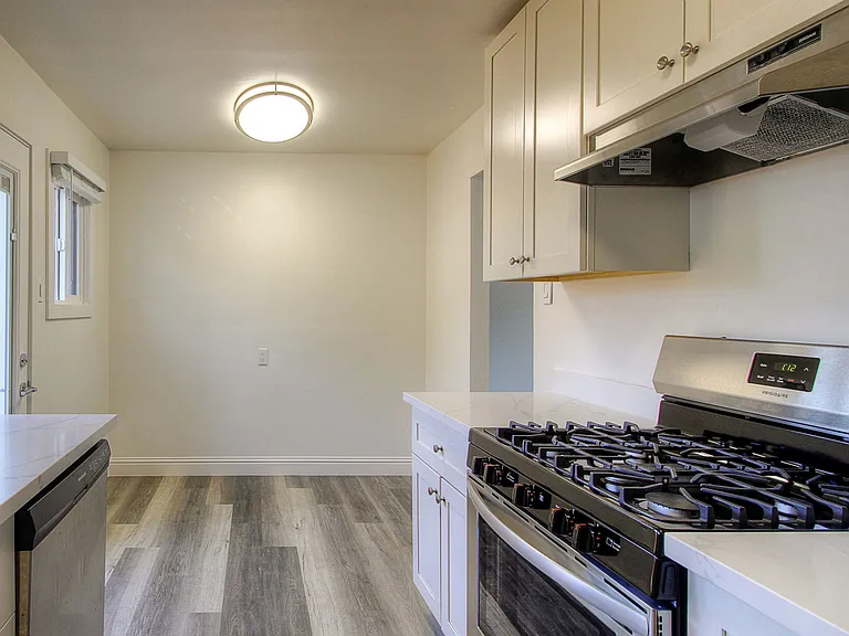 303 Farmers Ln — Photo 1