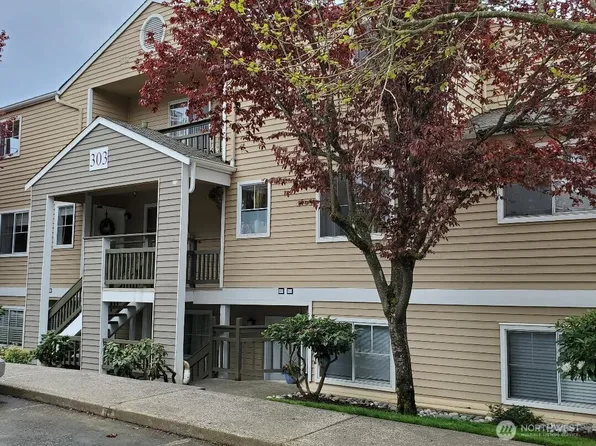 5300 Harbour Pointe Boulevard #303-D, Mukilteo, WA 98275