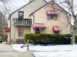 954 S 30th St, Manitowoc, WI 54220